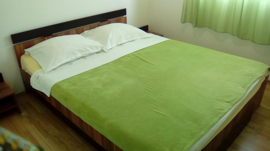 Apartments Mirana ลิยูบาช ภายนอก รูปภาพ